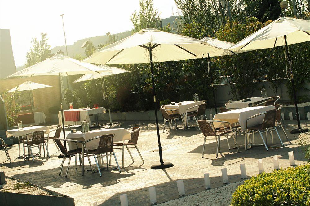 Ibis Barcelona Molins De Rei Hotel Exterior foto